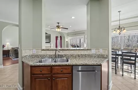 Other - 1884 W Keenlan Dr, Hernando, MS 38632 photo 4 of 12