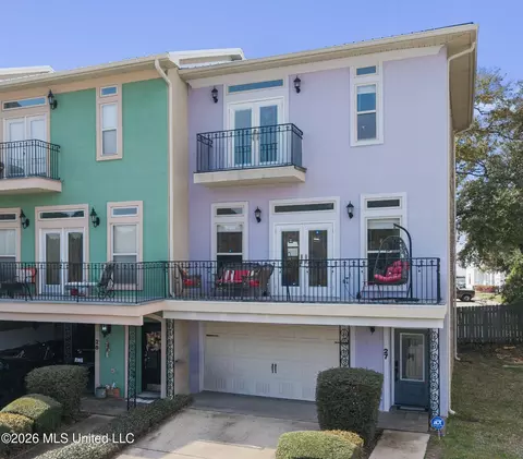 27 Oak Alley Ln, Long Beach, MS 39560