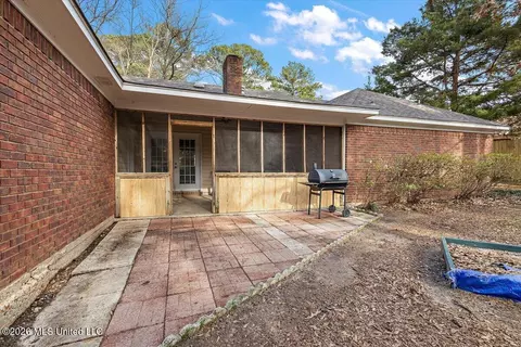 Exterior - 939 Tenby Dr, Brandon, MS 39047 photo 7 of 10