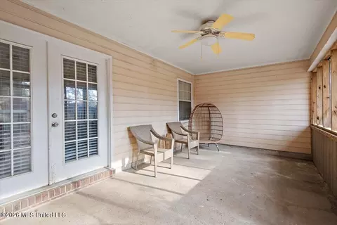 Exterior - 939 Tenby Dr, Brandon, MS 39047 photo 5 of 10