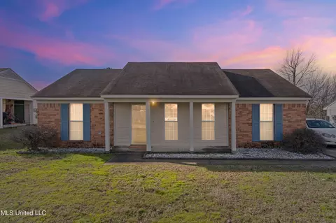 129 Muscadine Dr, Senatobia, MS 38668