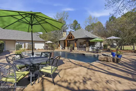 Exterior - 429 Cherry Hill Dr, Madison, MS 39110 photo 8 of 12