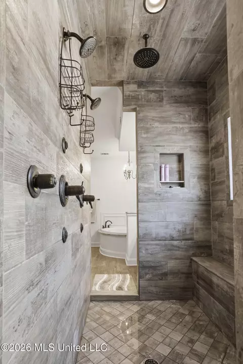 Bath - 429 Cherry Hill Dr, Madison, MS 39110 photo 3 of 3