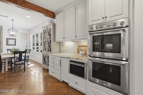 Kitchen - 429 Cherry Hill Dr, Madison, MS 39110 photo 3 of 3