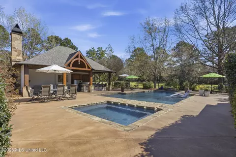 Exterior - 429 Cherry Hill Dr, Madison, MS 39110 photo 5 of 12