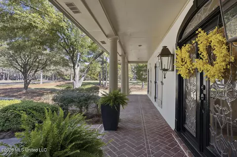 Exterior - 429 Cherry Hill Dr, Madison, MS 39110 photo 4 of 12