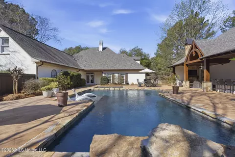 Exterior - 429 Cherry Hill Dr, Madison, MS 39110 photo 9 of 12