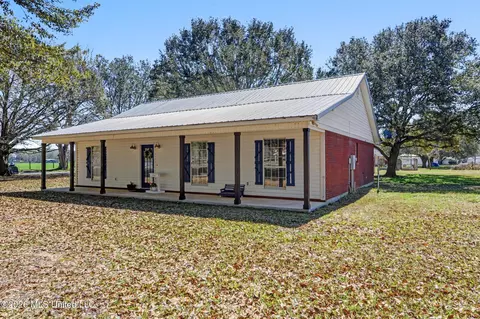 Exterior - 3282 Dean Nursery Rd, Lucedale, MS 39452 photo 2 of 3