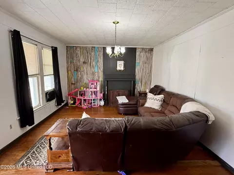 Living - 9724 Old Hillsboro Rd, Forest, MS 39074 photo 1 of 3