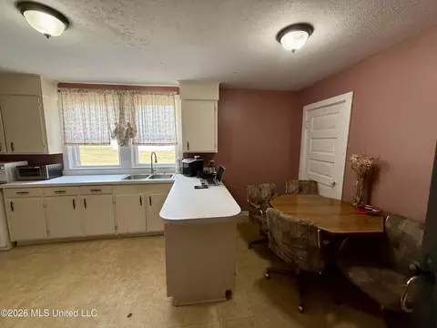Kitchen - 9724 Old Hillsboro Rd, Forest, MS 39074 photo 2 of 3
