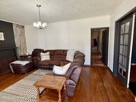 Living - 9724 Old Hillsboro Rd, Forest, MS 39074 photo 3 of 3