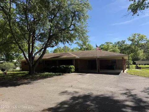 9504 Kimberly Cir, Moss Point, MS 39562