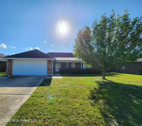 12059 Carnegie Ave, Gulfport, MS 39503