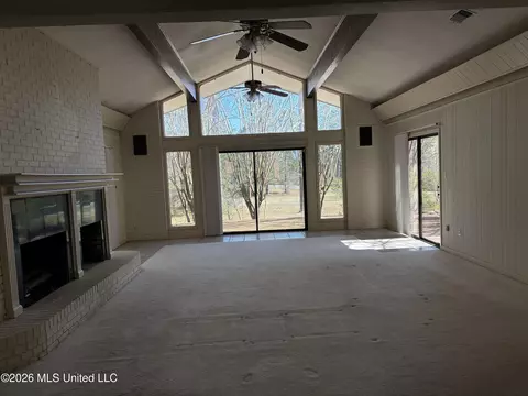 Living - 348 Old Magee Rd, Magee, MS 39111 photo 1 of 6