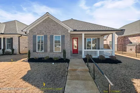 3425 Kreunen St, Nesbit, MS 38651