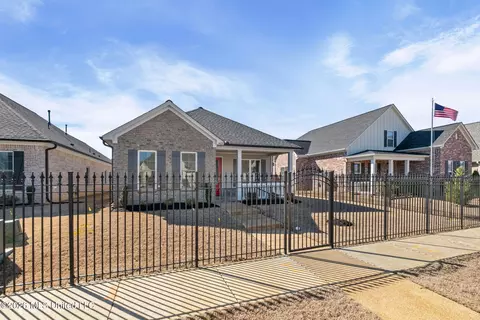 Exterior - 3425 Kreunen St, Nesbit, MS 38651 photo 2 of 5