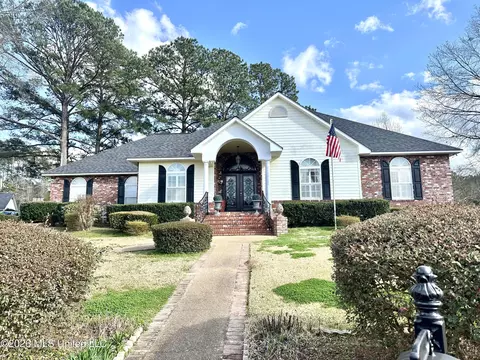 53 Sandalwood Trl, Brookhaven, MS 39601