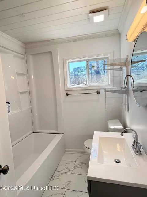 Bath - 947 Witsell Rd, Jackson, MS 39206 photo 1 of 1
