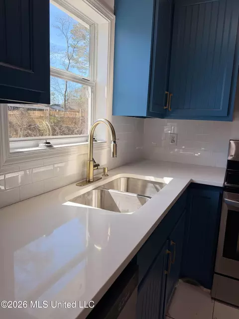 Kitchen - 947 Witsell Rd, Jackson, MS 39206 photo 2 of 4