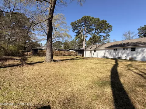 Exterior - 947 Witsell Rd, Jackson, MS 39206 photo 2 of 6
