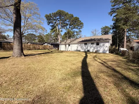 Exterior - 947 Witsell Rd, Jackson, MS 39206 photo 4 of 6