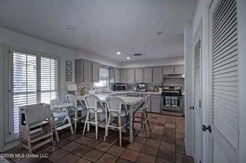 Kitchen - 1508 Robert Dr, Jackson, MS 39211 photo 4 of 5