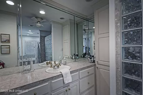 Bath - 1508 Robert Dr, Jackson, MS 39211 photo 2 of 7