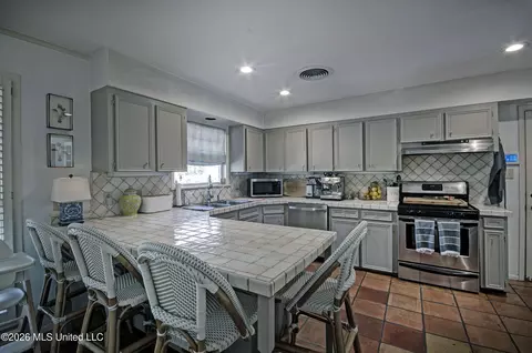 Kitchen - 1508 Robert Dr, Jackson, MS 39211 photo 1 of 5