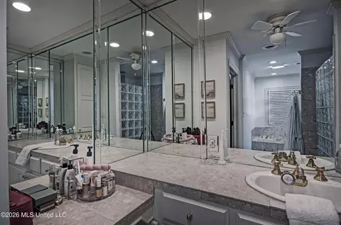 Bath - 1508 Robert Dr, Jackson, MS 39211 photo 3 of 7