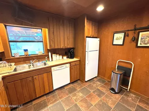 Kitchen - 2053 Osyka Progress Rd, Osyka, MS 39657 photo 3 of 6