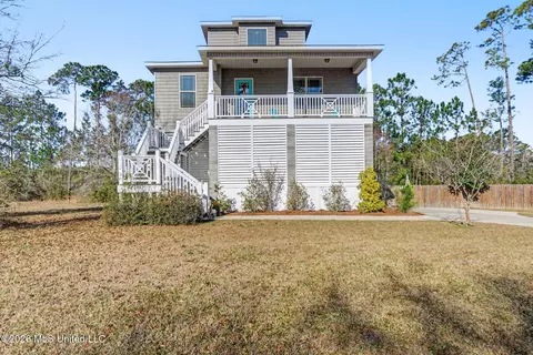 6401 Ascot Dr, Biloxi, MS 39532