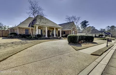 Exterior - 109 W Legacy Dr, Brandon, MS 39042 photo 2 of 8