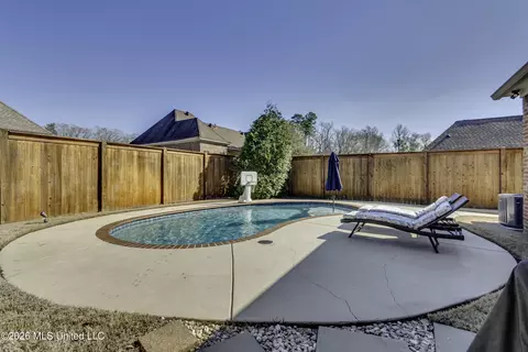 Exterior - 109 W Legacy Dr, Brandon, MS 39042 photo 3 of 8