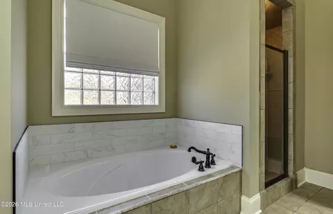 Bath - 109 W Legacy Dr, Brandon, MS 39042 photo 5 of 7