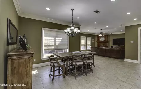 Dining - 109 W Legacy Dr, Brandon, MS 39042 photo 2 of 4