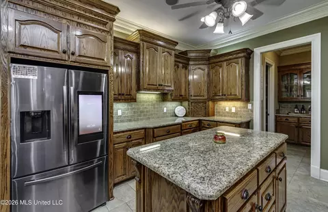 Kitchen - 109 W Legacy Dr, Brandon, MS 39042 photo 3 of 7
