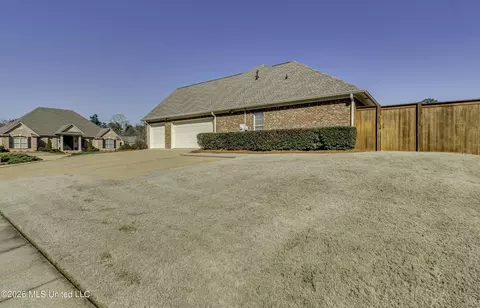 Exterior - 109 W Legacy Dr, Brandon, MS 39042 photo 5 of 8
