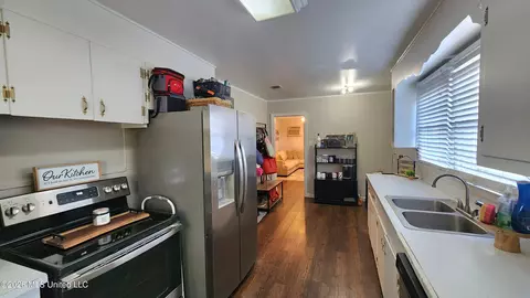 Kitchen - 213 Holly Dr, Natchez, MS 39120 photo 1 of 1
