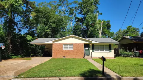 213 Holly Dr, Natchez, MS 39120
