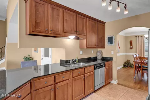 Kitchen - 7409 Wallingford Dr, Olive Branch, MS 38654 photo 3 of 5