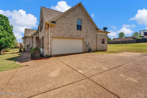 Exterior - 7409 Wallingford Dr, Olive Branch, MS 38654 photo 4 of 4