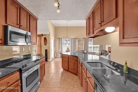 Kitchen - 7409 Wallingford Dr, Olive Branch, MS 38654 photo 5 of 5