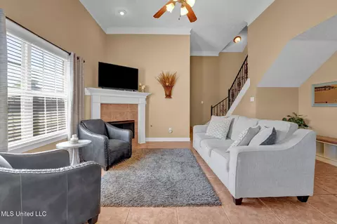 Living - 7409 Wallingford Dr, Olive Branch, MS 38654 photo 1 of 2