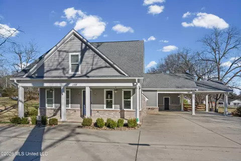 133 S Senter St, Byhalia, MS 38611