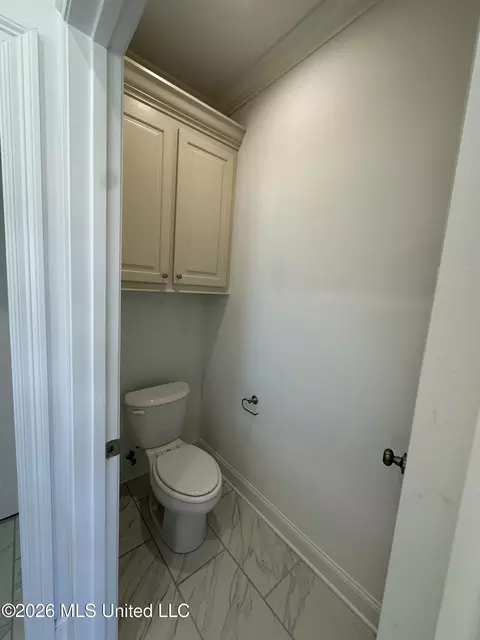 Bath - 408 Aurora Cir, Canton, MS 39046 photo 4 of 6
