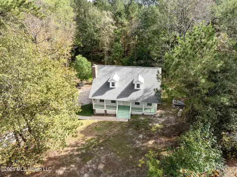 10 Poplar Dr, Hattiesburg, MS 39402