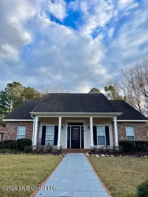 8421 Makiki Dr, Diamondhead, MS 39525