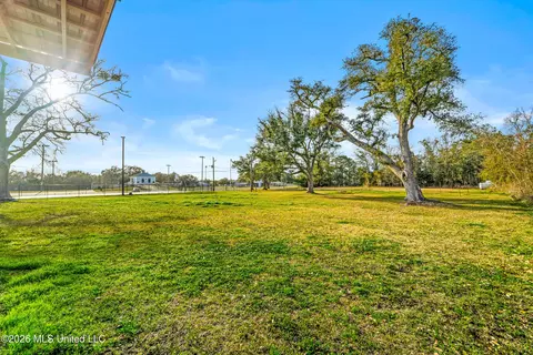 407 E Second St, Pass Christian, MS 39571 photo 6