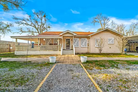 407 E Second St, Pass Christian, MS 39571 photo 8