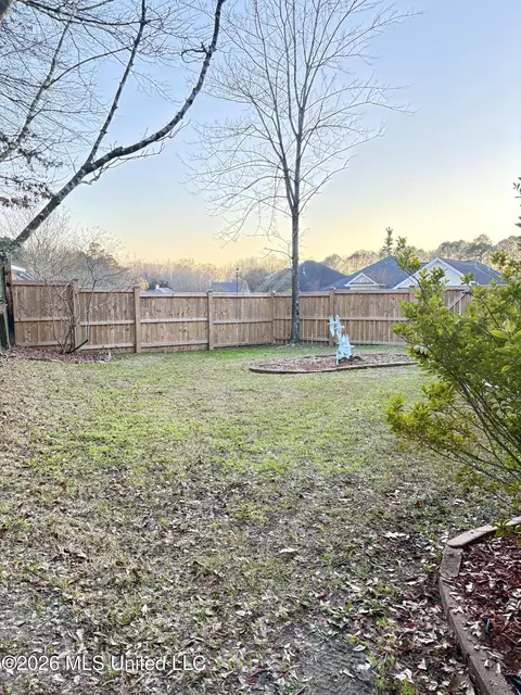 Exterior - 122 Pavilion Dr, Brandon, MS 39042 photo 6 of 6